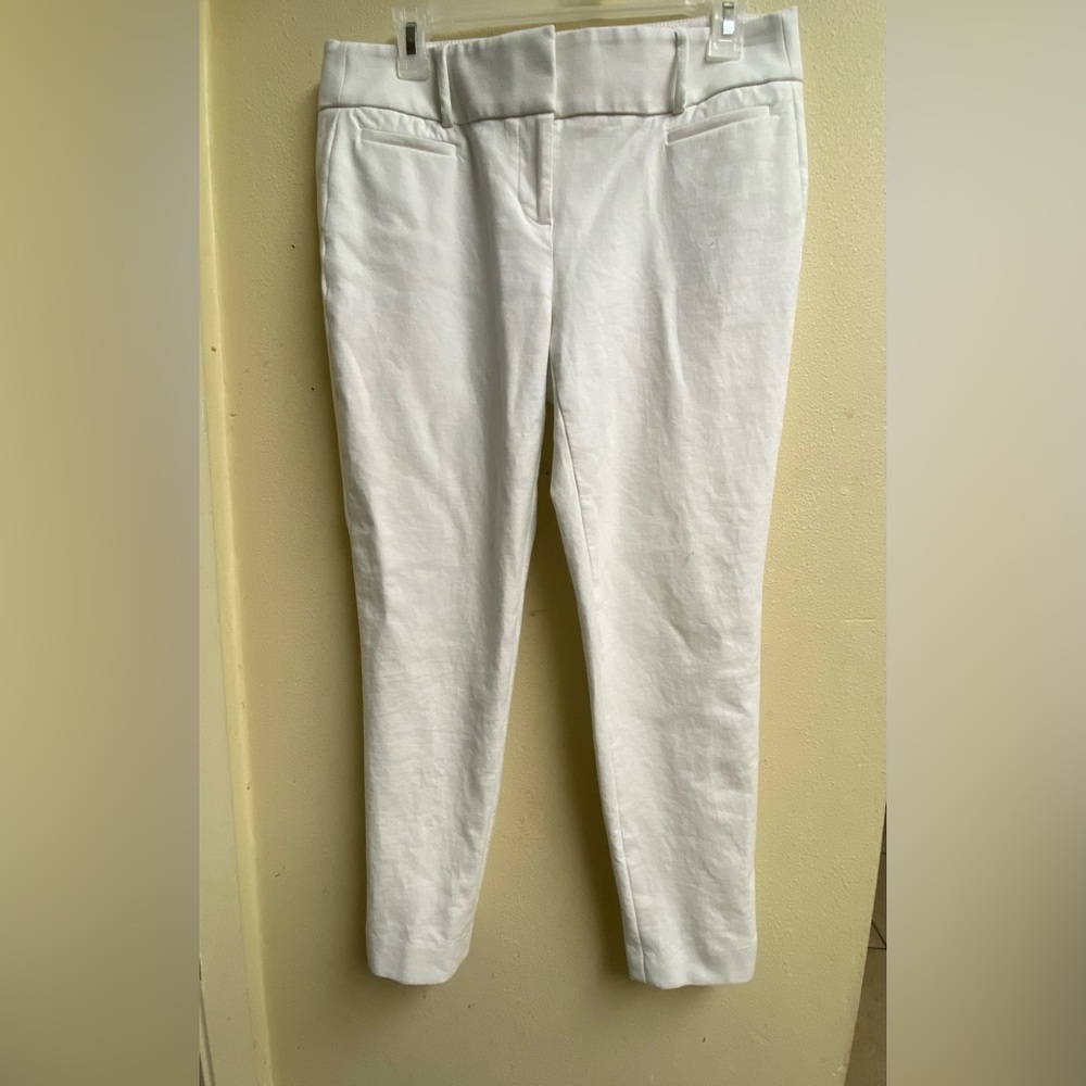 Womens the LOFT “The Riviera” white pants size 4. Excellent condition